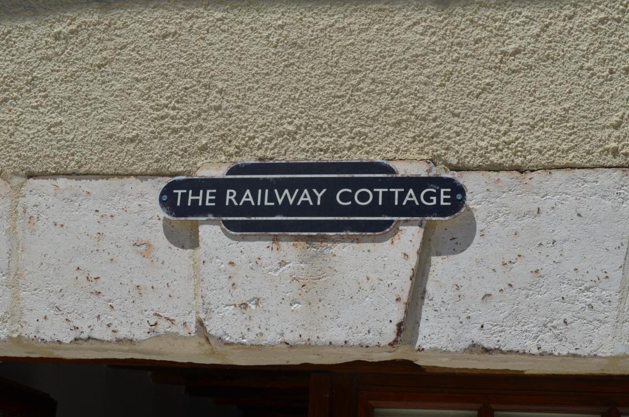 The Railway Cottage - Characterful And Comfortable Holiday Cottage Piégut-Pluviers Zewnętrze zdjęcie