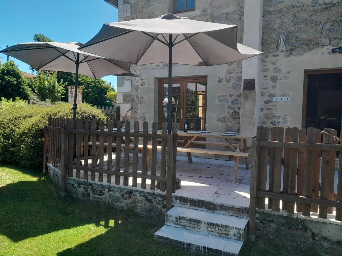 The Railway Cottage - Characterful And Comfortable Holiday Cottage Piégut-Pluviers Zewnętrze zdjęcie